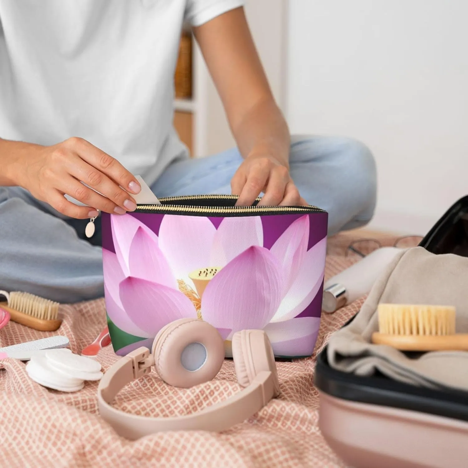 Asian Lotus Flower Cosmetic Bag Pu Leather Waterproof Makeup Bag Portable Travel Toiletry Bag Organizer Gold Zipper Pouch For Women Ladies Gift