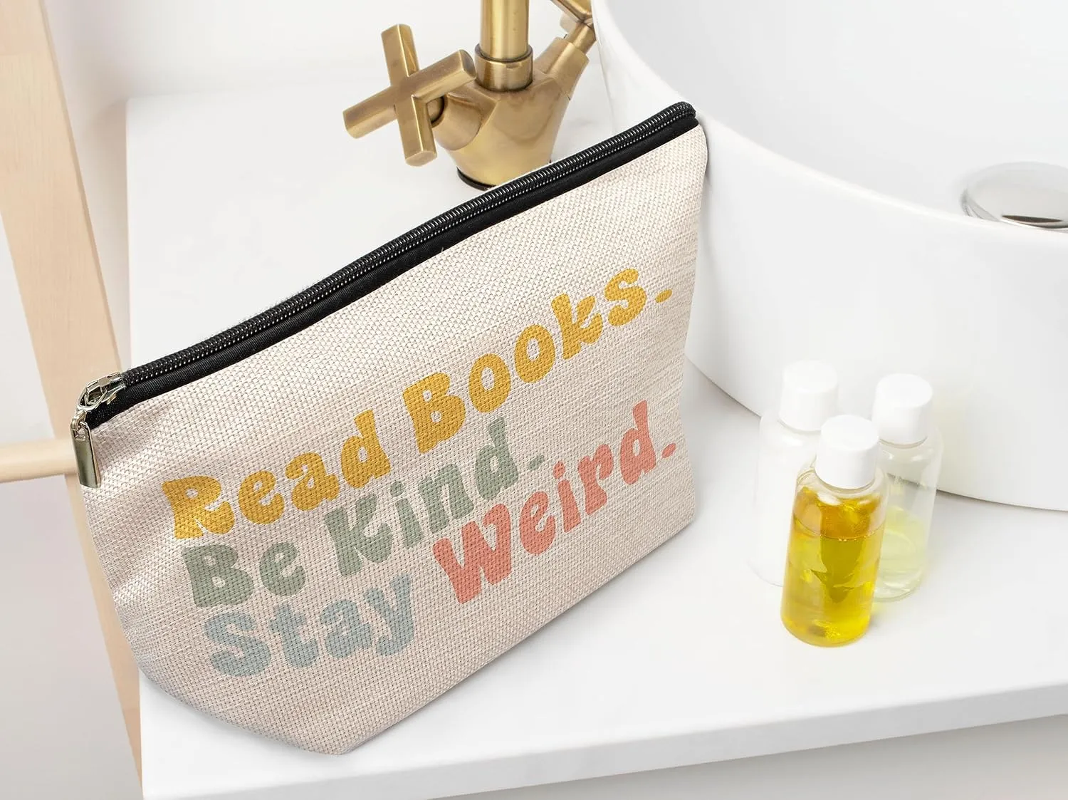 Ayxvt Book Lovers Gifts Makeup Bag,Book Lover Gifts for Women,Read Books Be Kind Stay Weird Small Makeup Bag,Gifts for Book Readers Bookworms Women