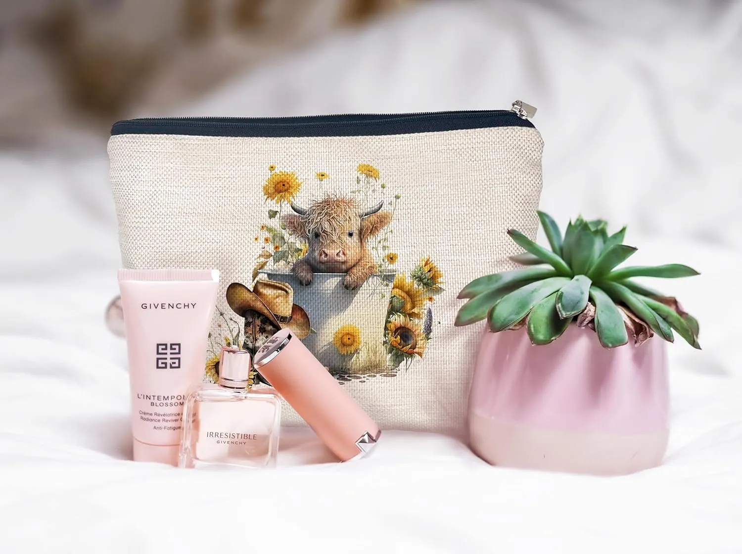 Ayxvt Highland Cow Makeup Bag - Spring Western Cosmetic Bags for Women, Summer Sunflower Floral Cowboy Boot Hats, Cow Gifts for Lovers