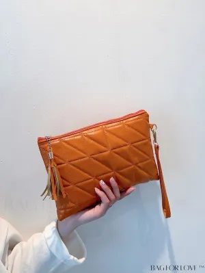 BagForLove - Chic Quilted Wristlet Bag Featuring Exquisite Pendant