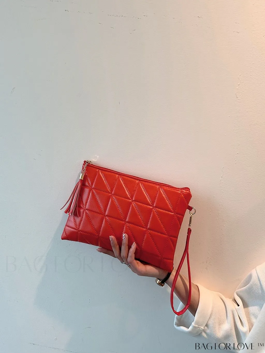 BagForLove - Chic Quilted Wristlet Bag Featuring Exquisite Pendant
