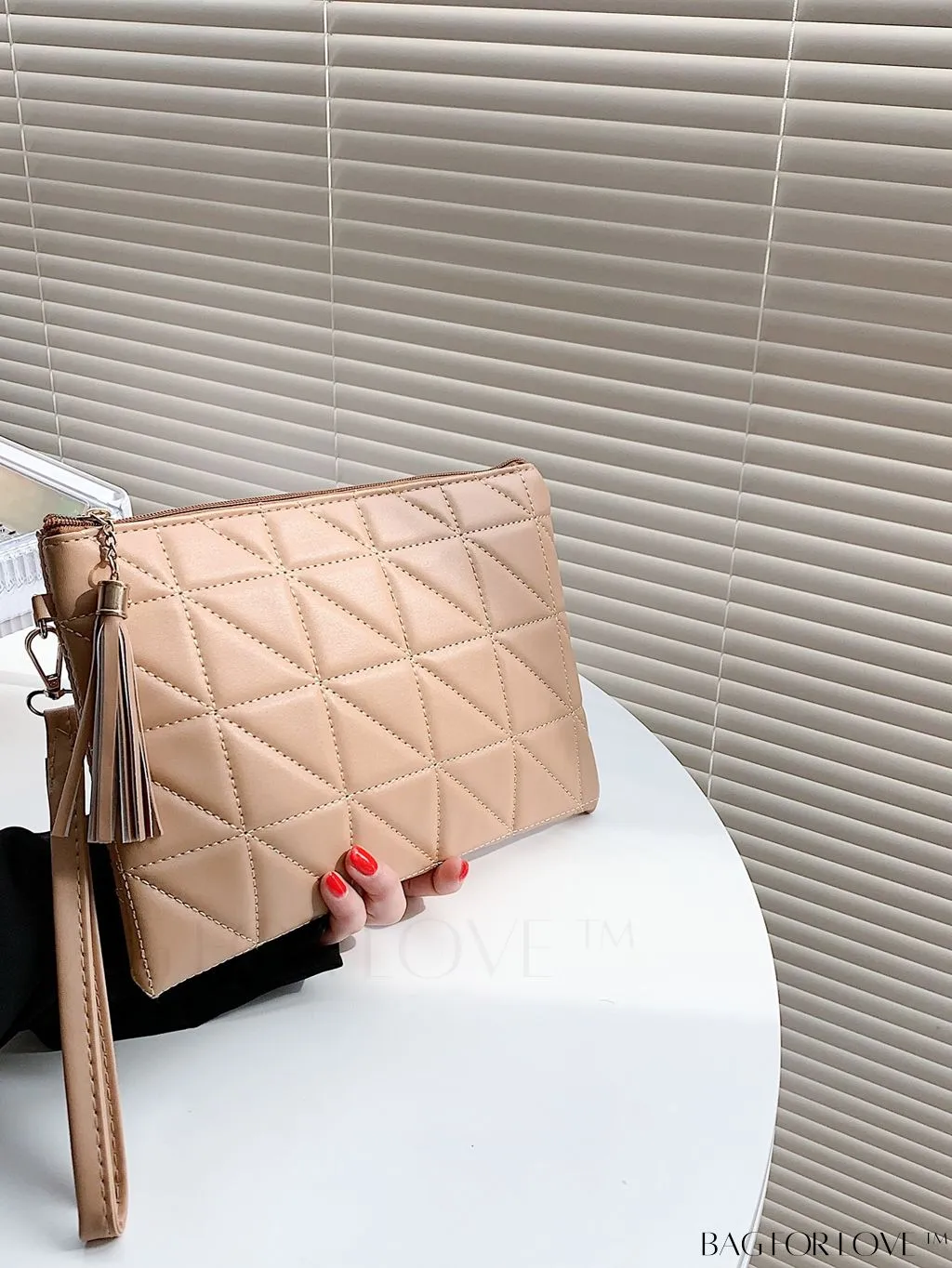 BagForLove - Chic Quilted Wristlet Bag Featuring Exquisite Pendant