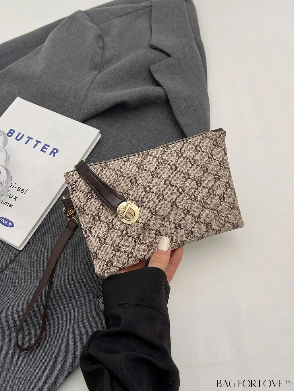 BagForLove - Stylish Printed Zipper Phone Wallet - The Perfect Fashion Accessory!