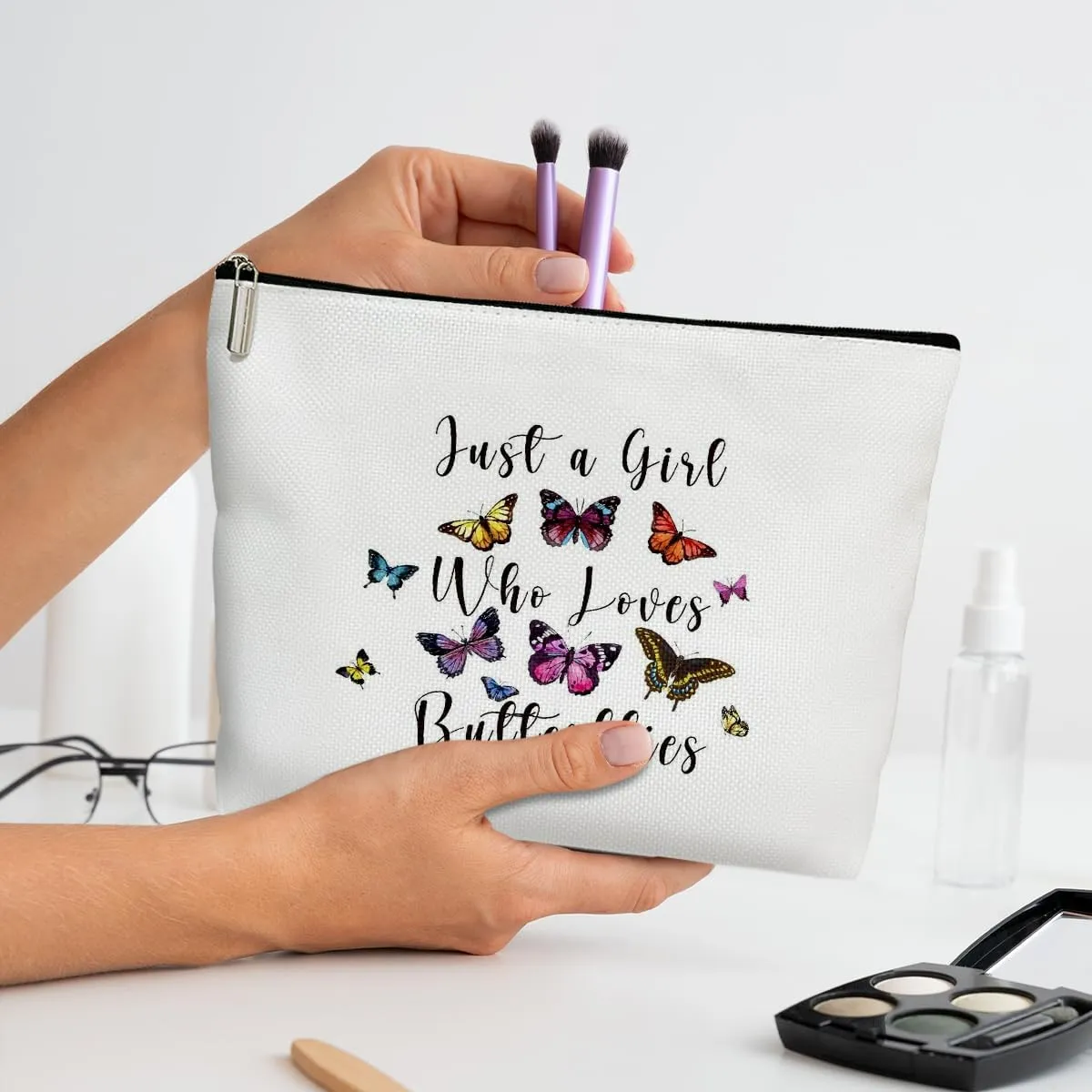 Butterflies Makeup Bag for Women, Butterfly Gifts for Women Butterflies Lover Birthday Gifts for Daughter Sister Besties Coworker Friends Toiletry Cosmetic Bag, Zipper Travel Organizer Pouch -FS302