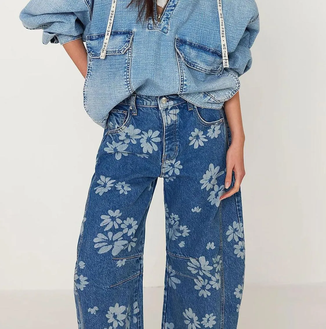 chouyatou Women's Y2k Baggy Wide Leg Denim Pants Boho Floral Printed Boyfriend Barrel Jeans with Pockets