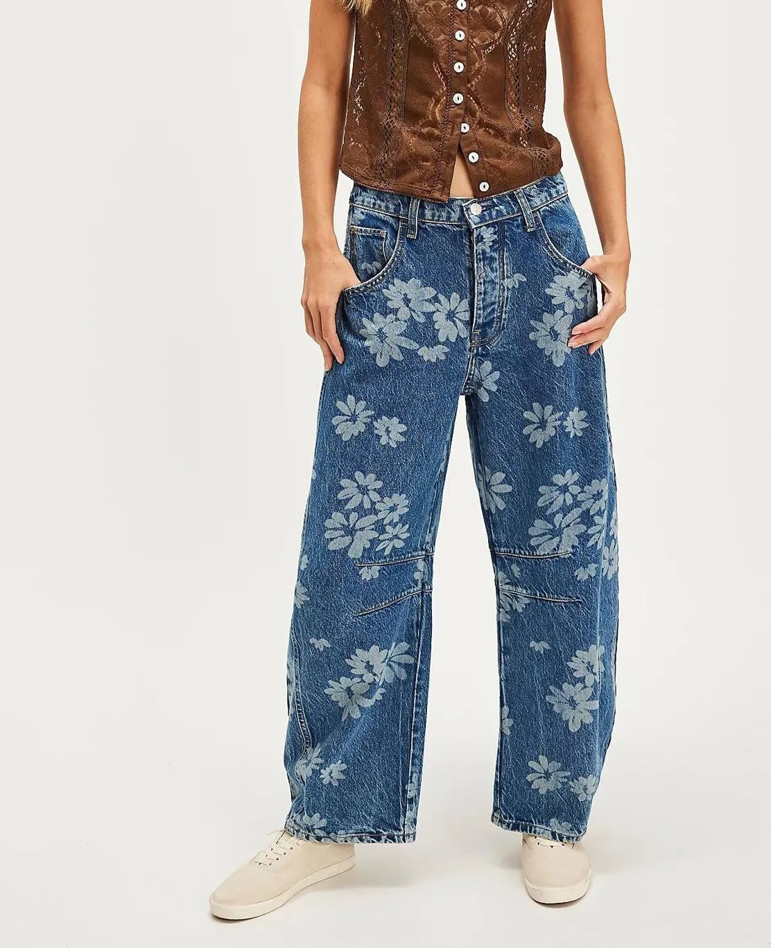 chouyatou Women's Y2k Baggy Wide Leg Denim Pants Boho Floral Printed Boyfriend Barrel Jeans with Pockets