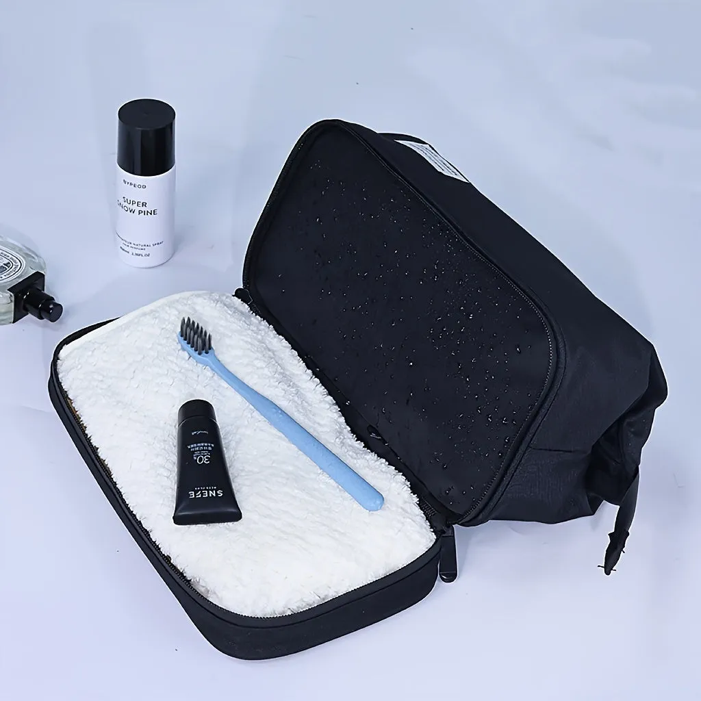 Clifford | Elegant and spacious culture bag with multiple compartments