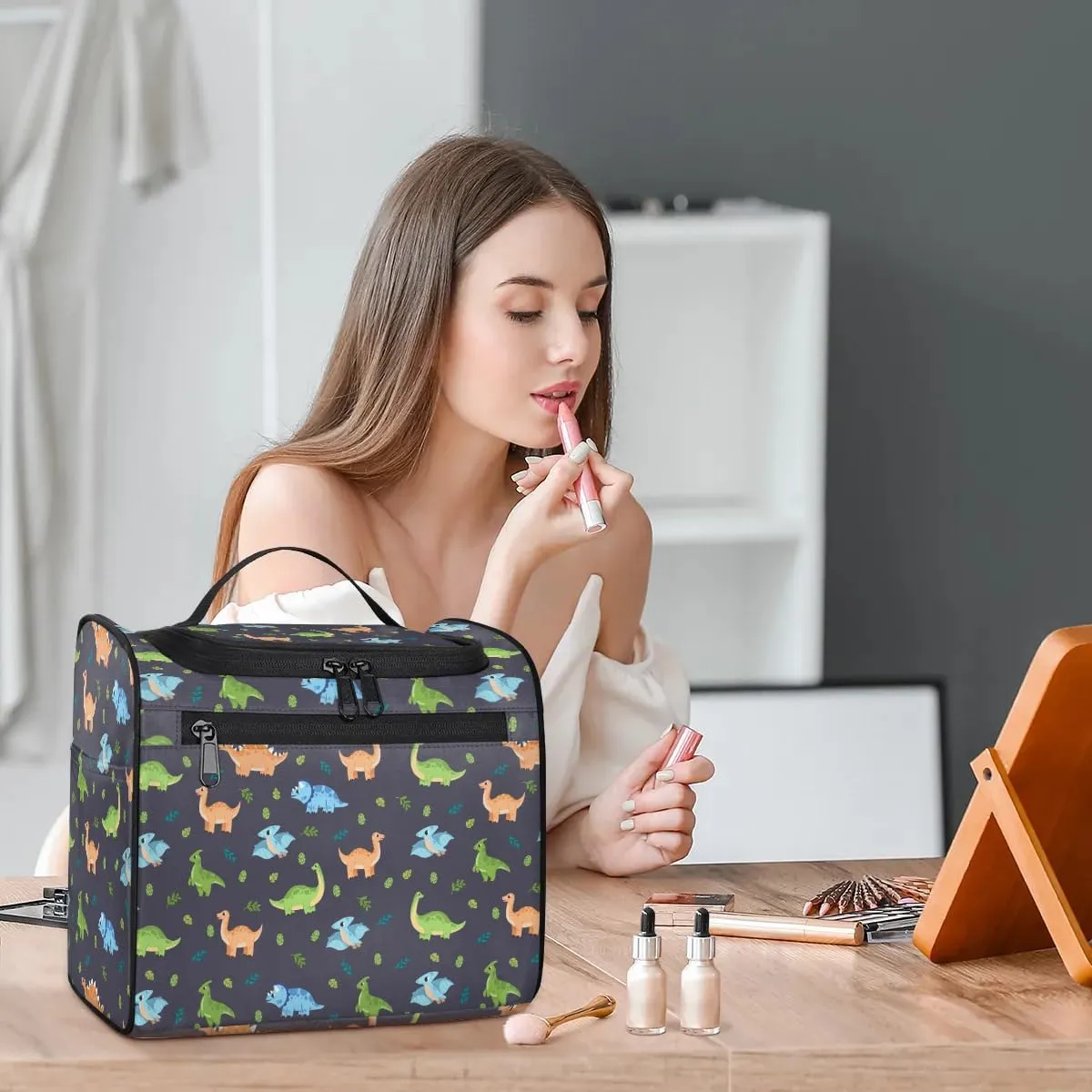 Cute Dinosaur Hanging Toiletry Bag Wash Bag Shower Bag for Men and Boys Cartoon Dino Travel Cosmetics Bag Shaving Bag Organizer Kit for Accessories, Cosmetics, Travel Essentials