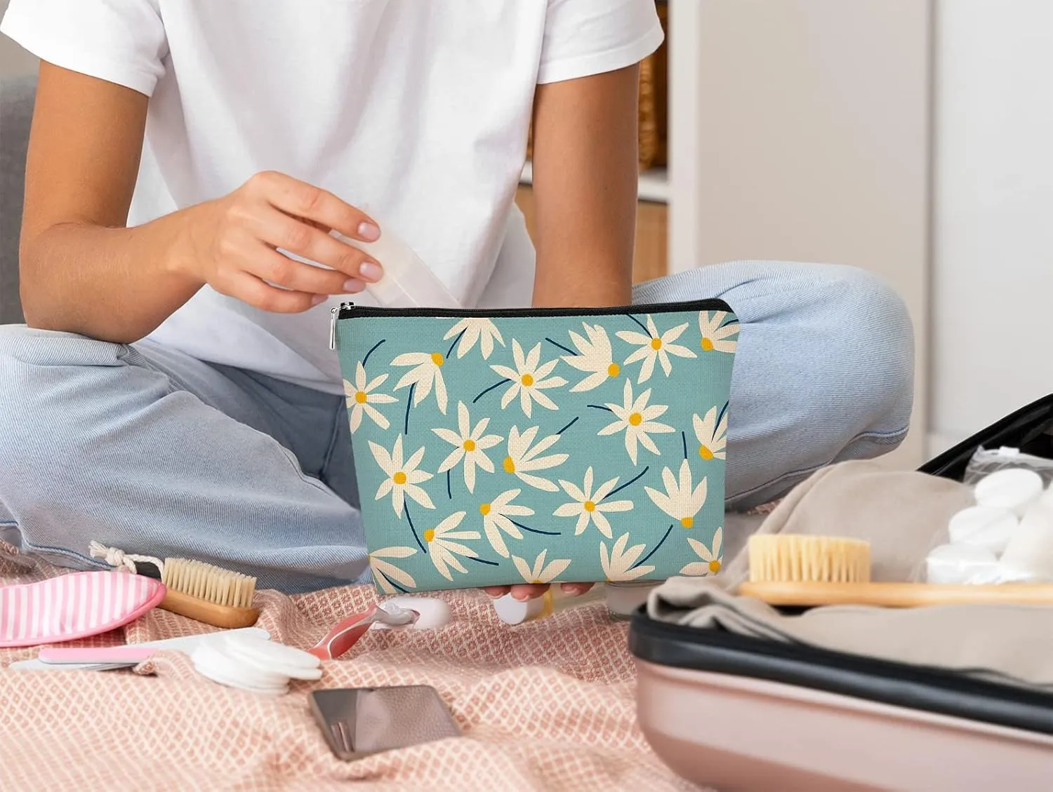 Daisy Medium Makeup Bag,Spring Summer Flower Cosmetic Bag Best Gift Idea for Teen Girls Women,Birthday Christmas Gifts for Daughter Sister