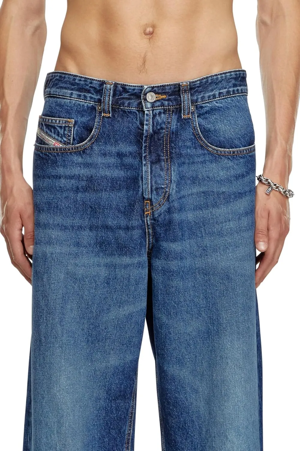 Diesel 2001 D-MACRO Relaxed Jeans