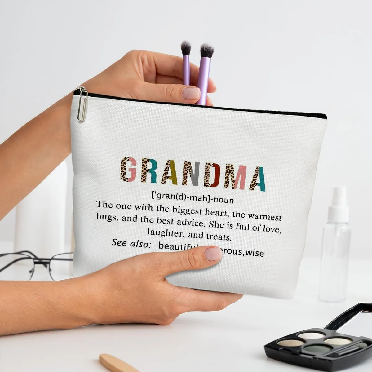 Grandma Definition Makeup Bag for Women, Grandma Gifts Appreciation Gifts for Women Grandmother Gigi Mimi Nana Grandma Birthday Gift Travel Toiletry Cosmetic Bag, Zipper Organizer Pouch -FS370