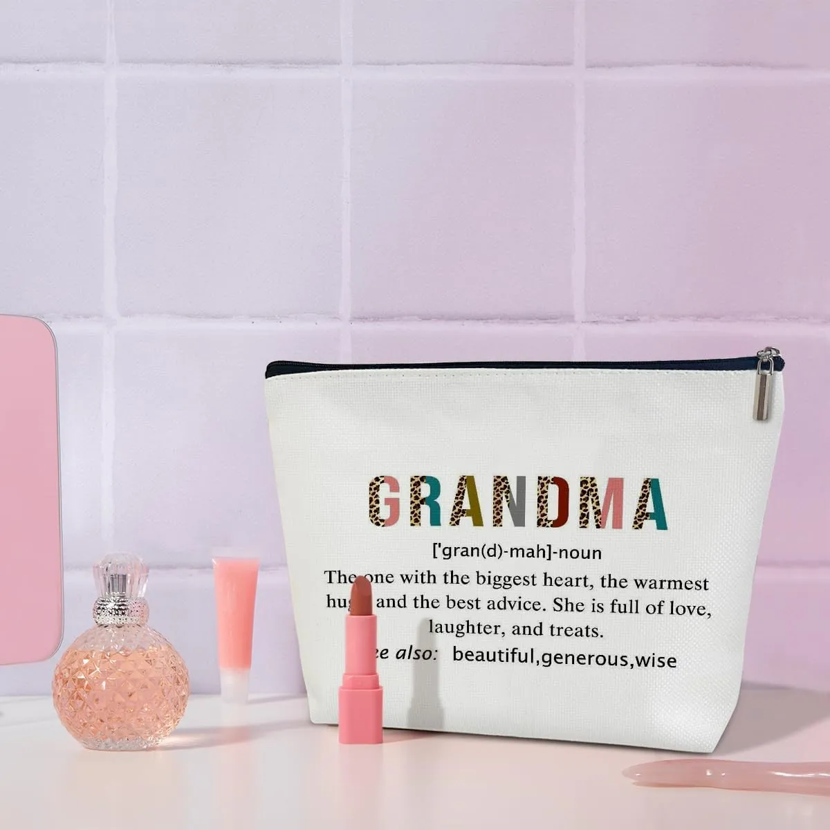 Grandma Definition Makeup Bag for Women, Grandma Gifts Appreciation Gifts for Women Grandmother Gigi Mimi Nana Grandma Birthday Gift Travel Toiletry Cosmetic Bag, Zipper Organizer Pouch -FS370