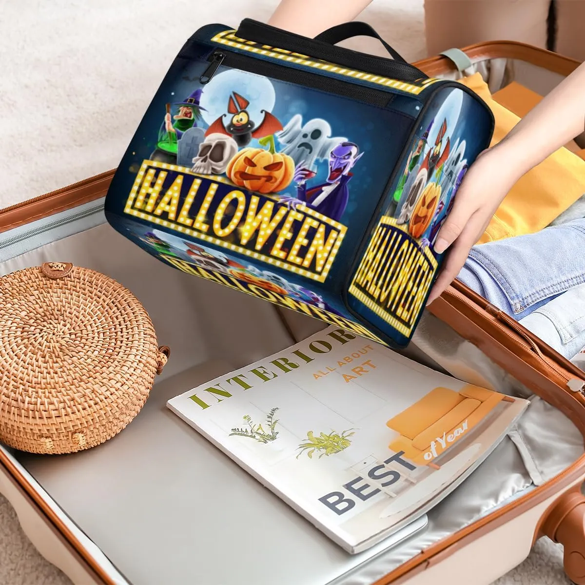 Halloween Topic Hanging Toiletry Bag for Men Women Travel Cosmetic Makeup Organizer Bag Water Resistant Large Portable Wash Case for Accessories, Toiletries, Cosmetics