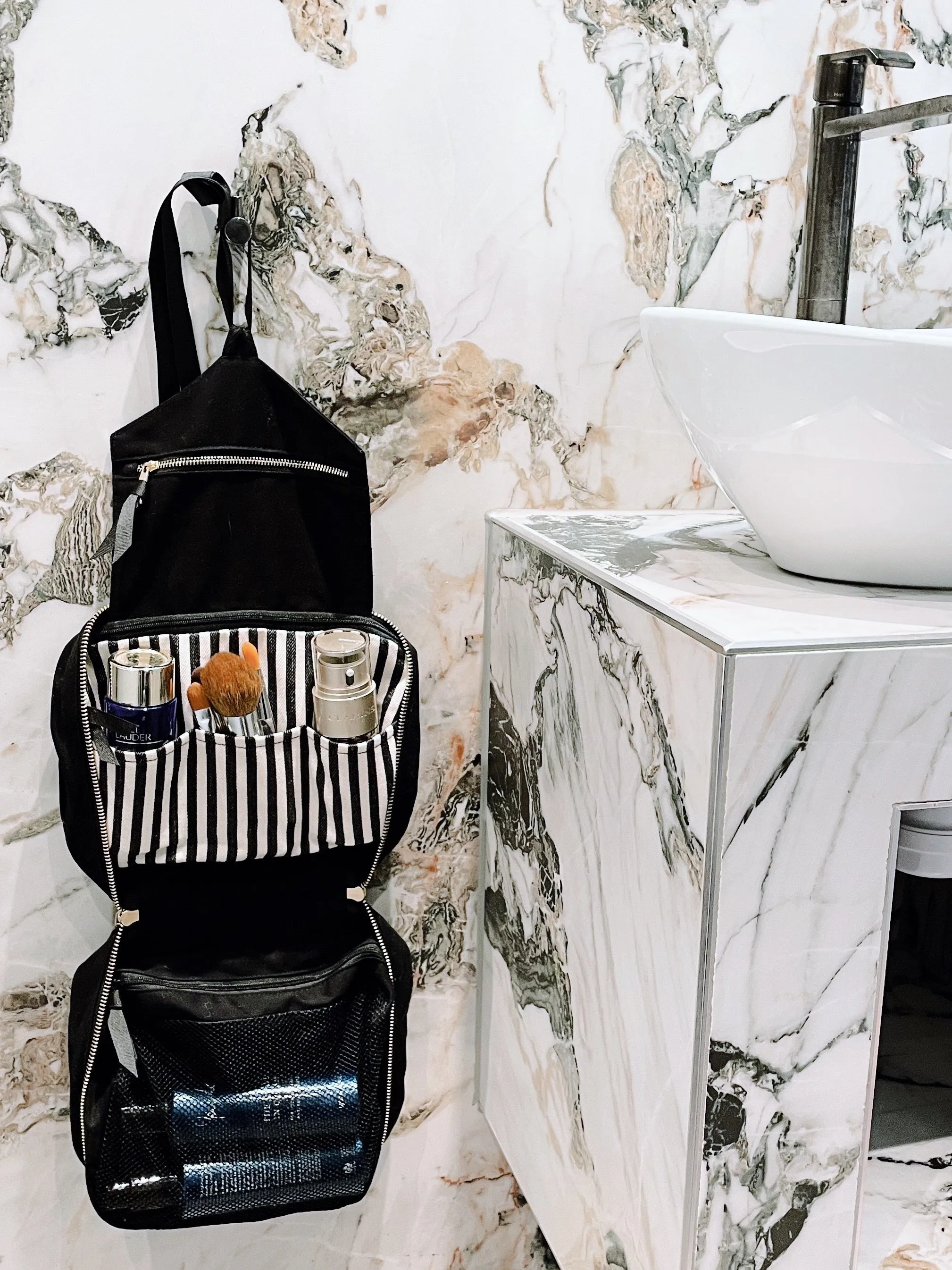 Hanging Toiletry Travel Bag – Black