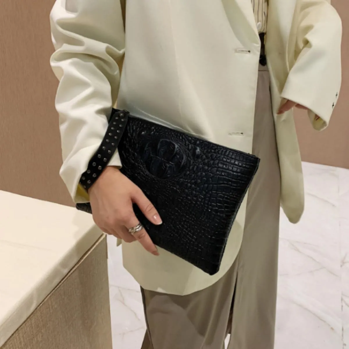 IAMUHI Women Faux Leather Crocodile Envelope Clutch Bag Wristlet Zipper Evening Handbag Wallet Purse