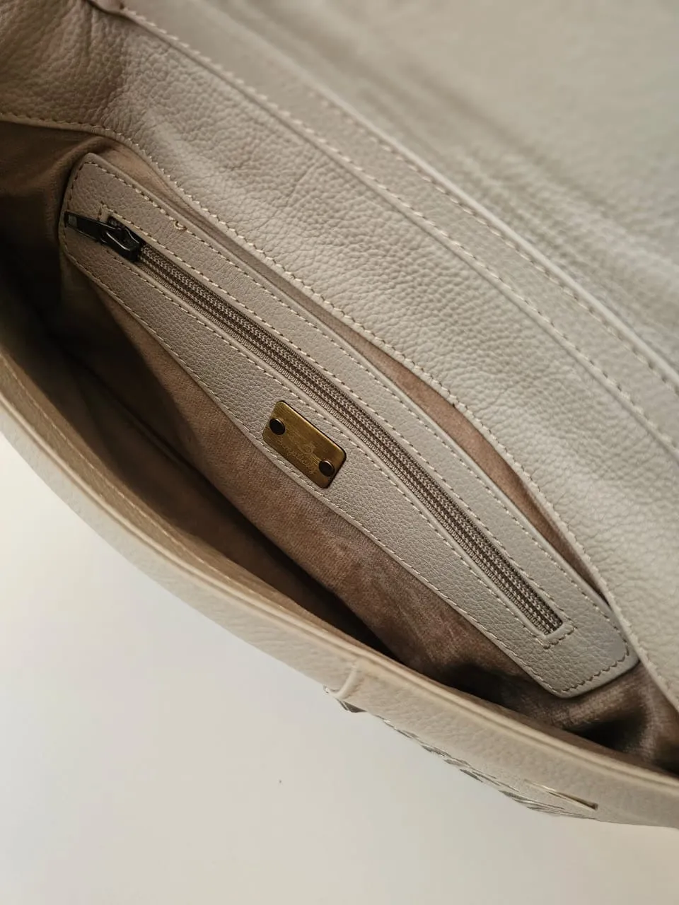 Leather Envelope with Studs Beige X Brown