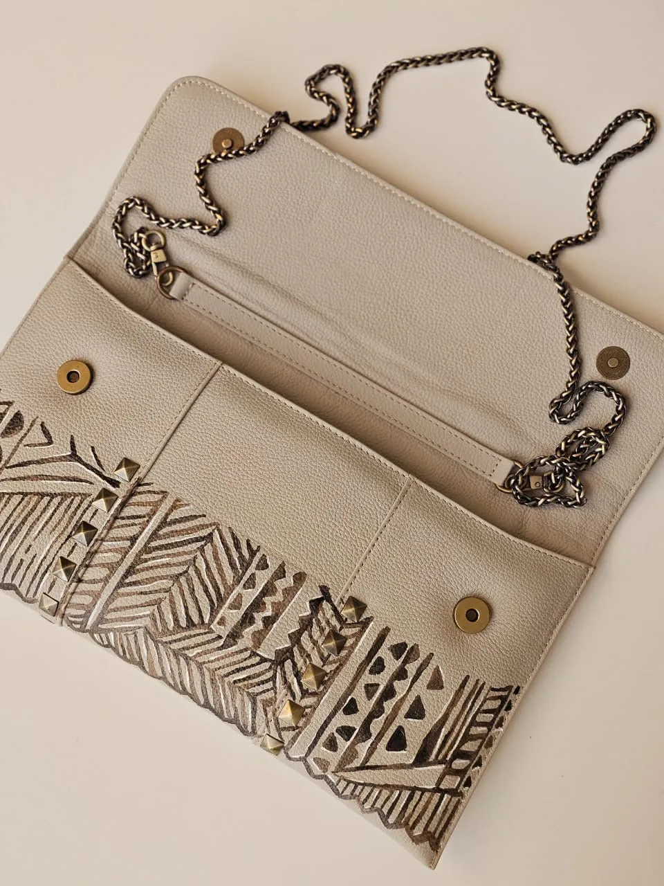 Leather Envelope with Studs Beige X Brown