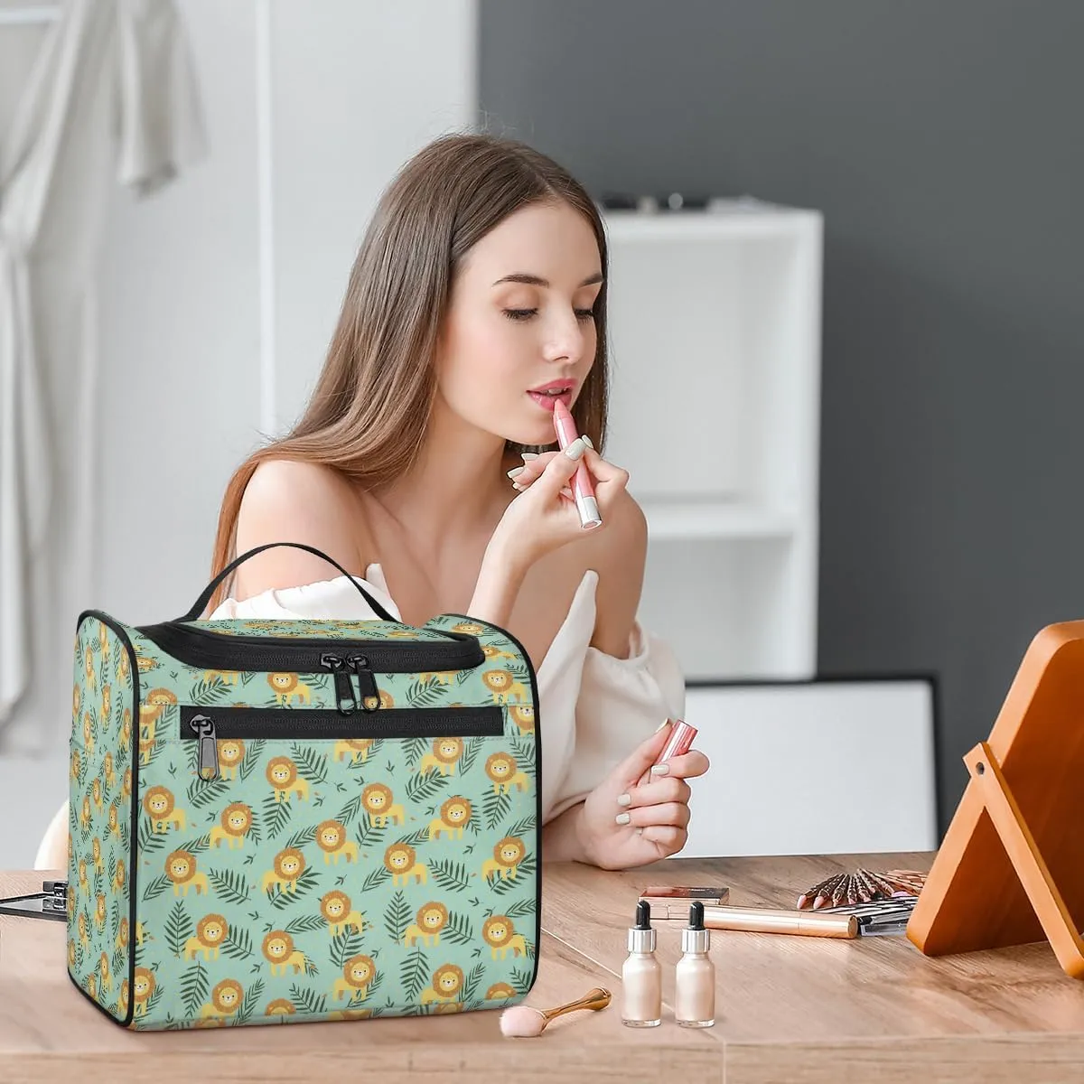 Lion Large Travel Toiletry Bag for Women, Travel Organizer for Toiletries, Waterproof Makeup Cosmetic Bag with Handle