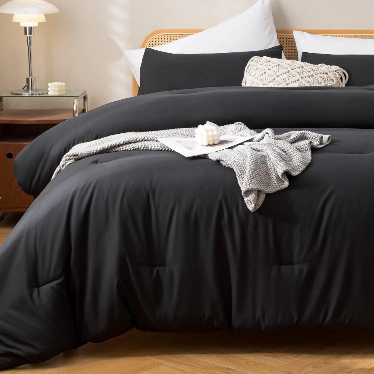 ROSGONIA King Size Comforter Set Black, 3pcs (1 Black Comforter & 2 Pillowcases), All Season Bedding Lightweight Bedspread Blanket Quilt Bed Set