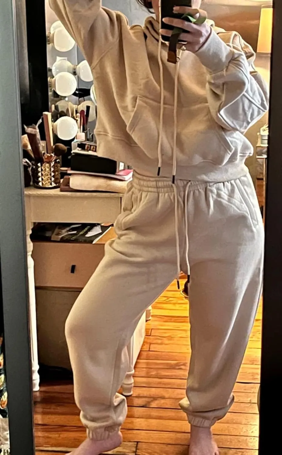 Sweatsuits for Women 2 Piece Set Crop Fleece Lining Hoodies Jogger Sweatpants Sweat Suits