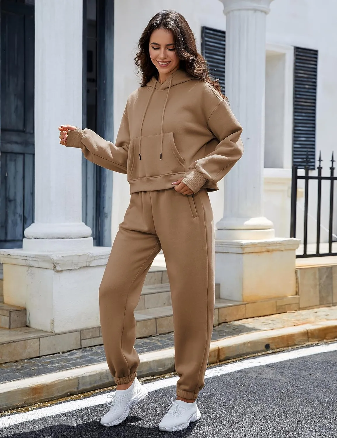 Sweatsuits for Women 2 Piece Set Crop Fleece Lining Hoodies Jogger Sweatpants Sweat Suits
