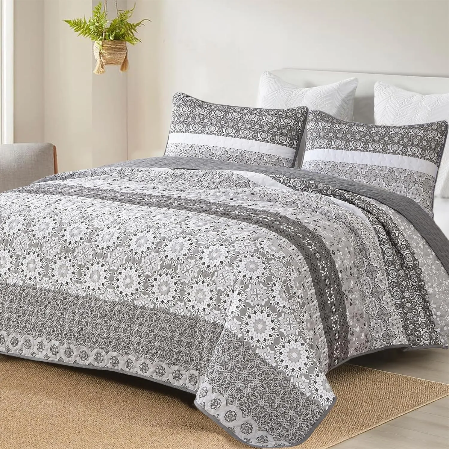 WONGS BEDDING Grey Boho Quilt Set King,Bohemian Floral Striped Patchwork Bedspread Coverlet Set with 2 Pillowcases,Lightweight Microfiber Bohemian Quilt Bedding Set 104"×90"